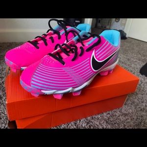 W Hyperdiamond 3 keystone softball cleats